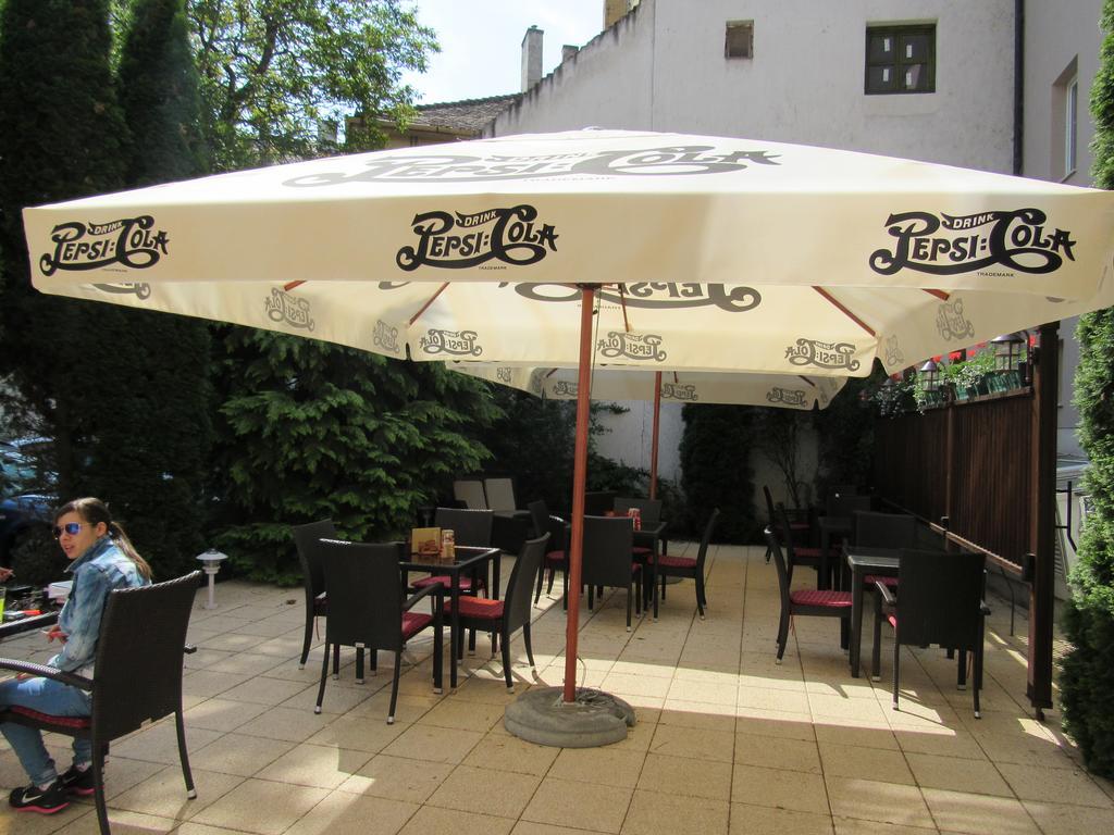 Szent Gellert Hotel Székesfehérvár Exterior foto
